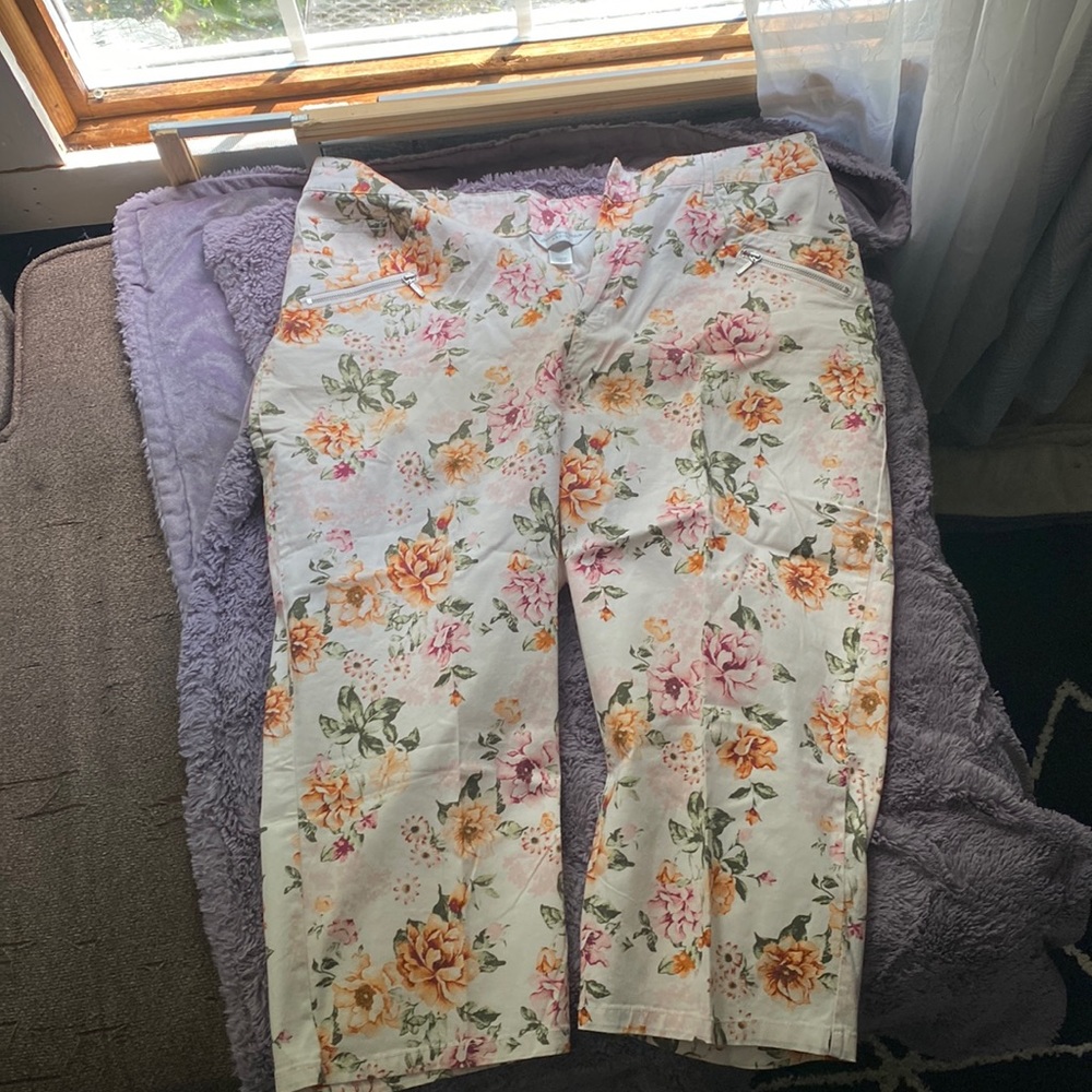 Women Floral Capri
